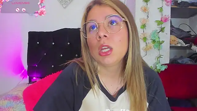 little tifanny82 online show from February 26, 2:38 pm