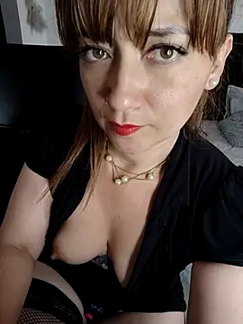Snapshot of tata_laima__ chatting on March 3, 4:47 pm tata laima online show from March 3, 4:47 pm