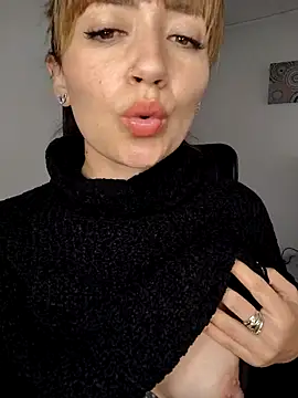 Snapshot of tata_laima__ chatting on March 11, 5:35 pm tata laima online show from March 11, 5:35 pm