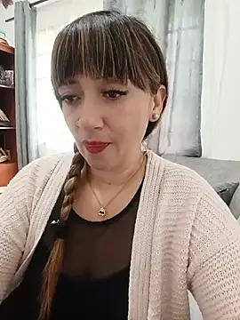 Snapshot of tata_laima__ chatting on June 8, 3:01 pm tata laima online show from June 8, 3:01 pm