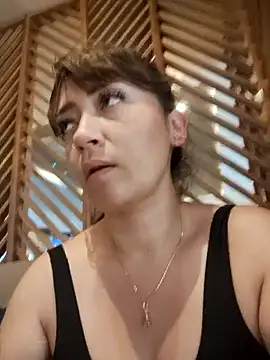 Snapshot of tata_laima__ chatting on October 2, 2:31 pm tata laima online show from October 2, 2:31 pm