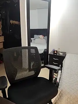 Snapshot of tata_laima__ chatting on September 23, 1:18 pm tata laima online show from September 23, 1:18 pm