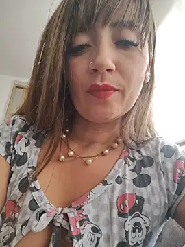 Snapshot of tata_laima__ chatting on October 18, 4:09 pm tata laima online show from October 18, 4:09 pm