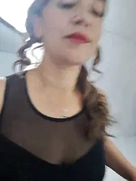 Snapshot of tata_laima__ chatting on September 18, 1:03 pm tata laima online show from September 18, 1:03 pm