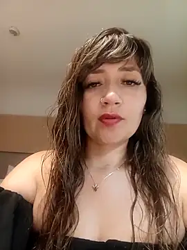 Snapshot of tata_laima__ chatting on April 20, 10:55 pm tata laima online show from April 20, 10:55 pm
