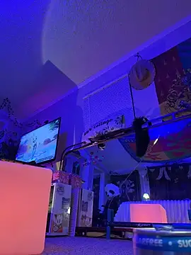 urpuppymoon online show from March 4, 7:38 am