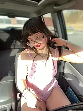 urpuppymoon online show from March 7, 8:47 pm