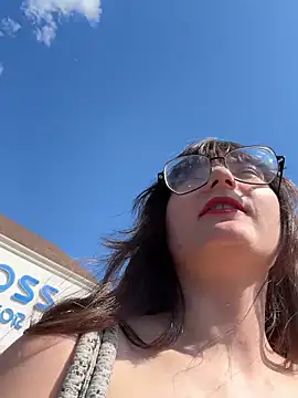 urpuppymoon online show from April 22, 8:59 pm