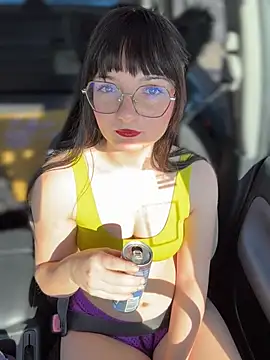 urpuppymoon online show from February 5, 6:59 pm