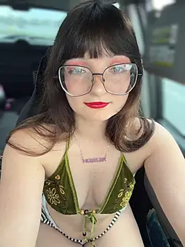 urpuppymoon online show from April 1, 10:07 pm