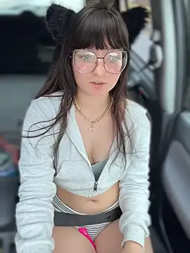 urpuppymoon online show from February 19, 6:49 pm