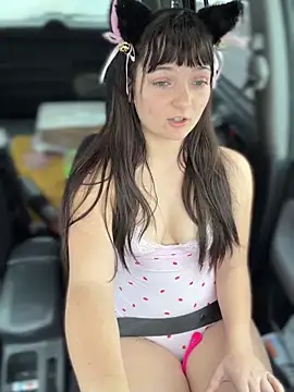 urpuppymoon online show from February 3, 9:42 pm