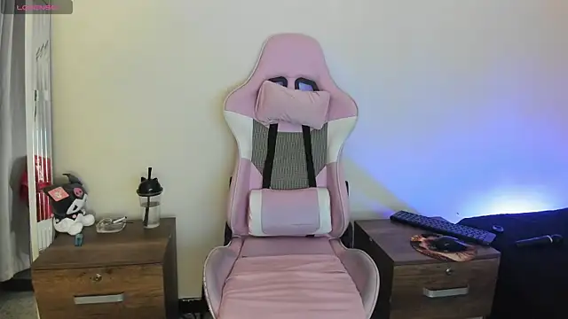 liily moore online show from September 23, 6:53 am