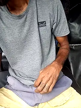 Snapshot of DulajThushara2468 chatting on February 14, 3:18 am DulajThushara2468 online show from February 14, 3:18 am