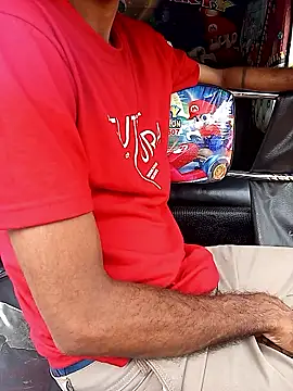 Snapshot of DulajThushara2468 chatting on January 12, 10:11 am DulajThushara2468 online show from January 12, 10:11 am