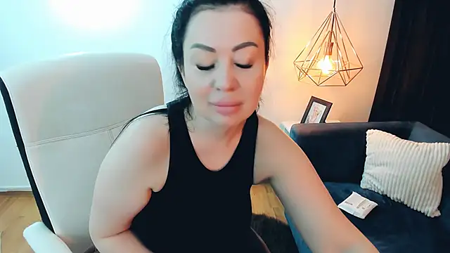 LayaFlow online show from March 4, 9:17 am