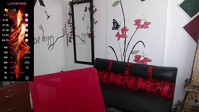 Snapshot of Roxanne_Ssummers chatting on January 15, 5:05 pm Roxanne Ssummers online show from January 15, 5:05 pm