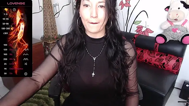 Snapshot of Roxanne_Ssummers chatting on December 3, 2:44 pm Roxanne Ssummers online show from December 3, 2:44 pm