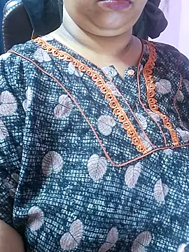 Snapshot of Ravina_patil1 chatting on September 9, 8:40 pm Ravina patil1 online show from September 9, 8:40 pm