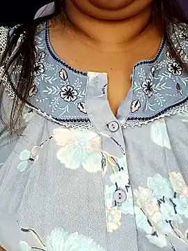 Snapshot of Ravina_patil1 chatting on November 3, 7:28 pm Ravina patil1 online show from November 3, 7:28 pm