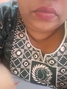 Snapshot of Ravina_patil1 chatting on October 3, 5:14 pm Ravina patil1 online show from October 3, 5:14 pm