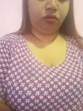 Snapshot of Ravina_patil1 chatting on July 8, 12:17 pm Ravina patil1 online show from July 8, 12:17 pm