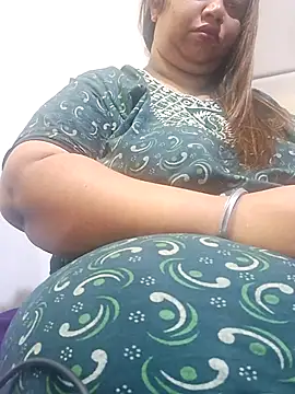 Snapshot of Ravina_patil1 chatting on November 17, 2:32 pm Ravina patil1 online show from November 17, 2:32 pm