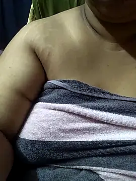 Snapshot of Ravina_patil1 chatting on September 20, 5:01 am Ravina patil1 online show from September 20, 5:01 am