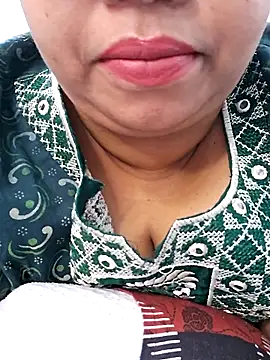 Snapshot of Ravina_patil1 chatting on September 25, 11:00 pm Ravina patil1 online show from September 25, 11:00 pm