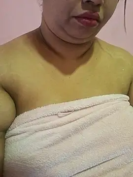 Snapshot of Ravina_patil1 chatting on July 10, 4:34 am Ravina patil1 online show from July 10, 4:34 am