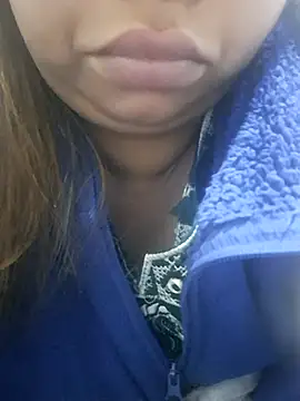 Snapshot of Ravina_patil1 chatting on November 16, 10:46 pm Ravina patil1 online show from November 16, 10:46 pm