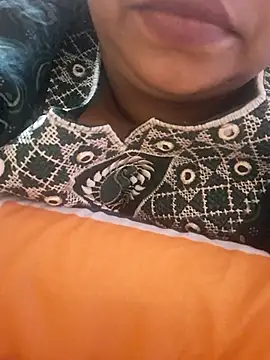 Snapshot of Ravina_patil1 chatting on October 8, 5:24 pm Ravina patil1 online show from October 8, 5:24 pm