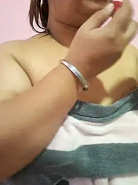 Snapshot of Ravina_patil1 chatting on June 26, 3:56 am Ravina patil1 online show from June 26, 3:56 am