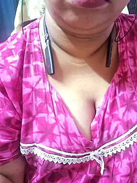 Snapshot of Ravina_patil1 chatting on September 18, 9:51 pm Ravina patil1 online show from September 18, 9:51 pm