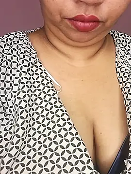 Ravina patil1 online show from March 26, 8:01 am