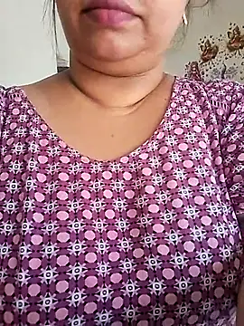 Snapshot of Ravina_patil1 chatting on June 7, 7:13 am Ravina patil1 online show from June 7, 7:13 am
