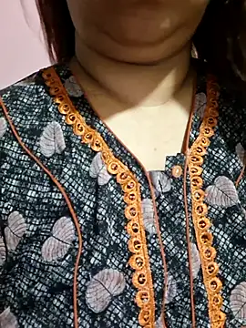 Ravina patil1 online show from March 31, 8:00 pm