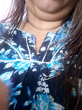 Snapshot of Ravina_patil1 chatting on July 4, 5:58 am Ravina patil1 online show from July 4, 5:58 am