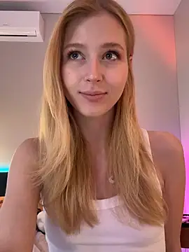 LunaRase online show from May 21, 10:23 am
