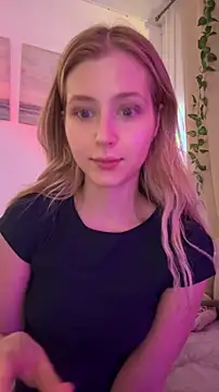 LunaRase online show from October 28, 3:33 pm