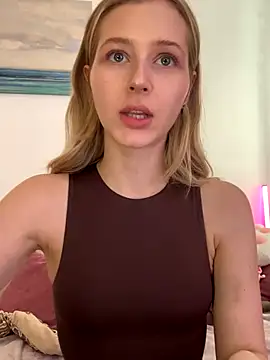 LunaRase online show from October 3, 11:23 am