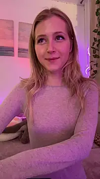 LunaRase online show from October 26, 9:53 am