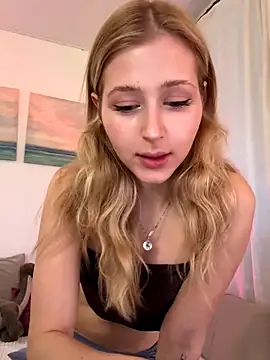 LunaRase online show from November 29, 10:26 am