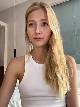 Snapshot of LunaRase chatting on February 21, 3:41 am LunaRase online show from February 21, 3:41 am