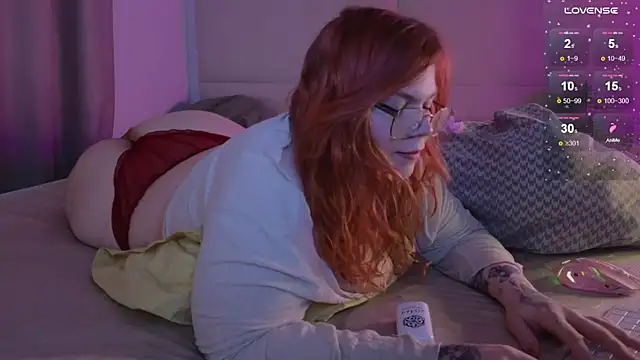 Tara Renn online show from September 8, 9:47 pm