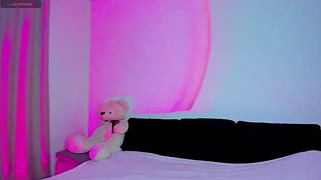 misspollywow online show from February 6, 4:03 pm