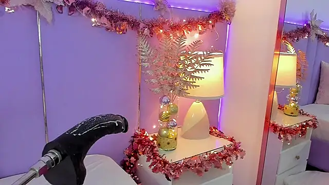 Snapshot of SophyRuiz_ chatting on December 15, 12:00 pm SophyRuiz online show from December 15, 12:00 pm