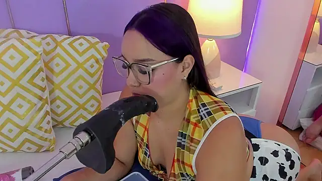 SophyRuiz  online show from February 23, 11:55 am