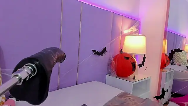 Snapshot of SophyRuiz_ chatting on October 22, 12:15 pm SophyRuiz online show from October 22, 12:15 pm