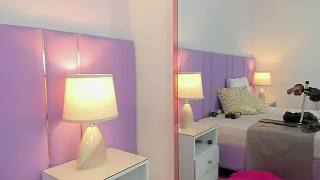 SophyRuiz  online show from September 18, 12:08 pm